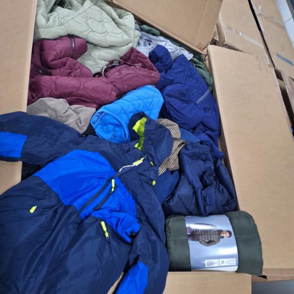 Aktion--nur 3,55 €/kg - Mix Textilien-Herren, Damen und Kinder Bekleidung  