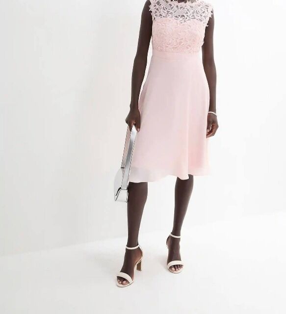 3,50 € Stock Damenkleider Kategorie A, Sommer Herbst Frühjahr, Größen 36–54, Mindestmenge 20 Stück, schneller Versand aus Deutschland