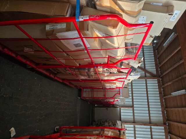 Posten 20 Corletten Holzmöbel zerlegt von Versandhäusern