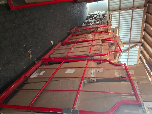 Posten 20 Corletten Holzmöbel zerlegt von Versandhäusern