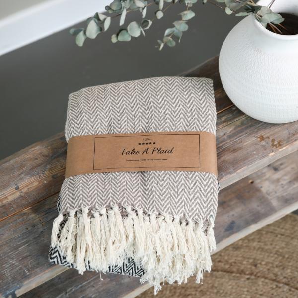 Take a Plaid 24 recycelte Baumwolle schwarz 125 x 150 cm