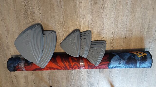 Lava Spielteppich für Kinder (200x130 cm) mit Balanciersteinen | Der Boden ist Lava Spiel 