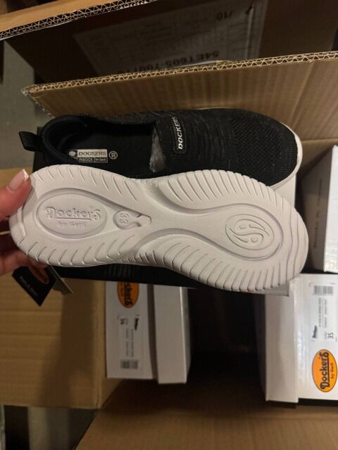 7,50 € Sneakers Dockers neu Originalkartons Größen 31–38 500 Paar für Frauen Mädchen Kinder Lager in Deutschland Versand weltweit