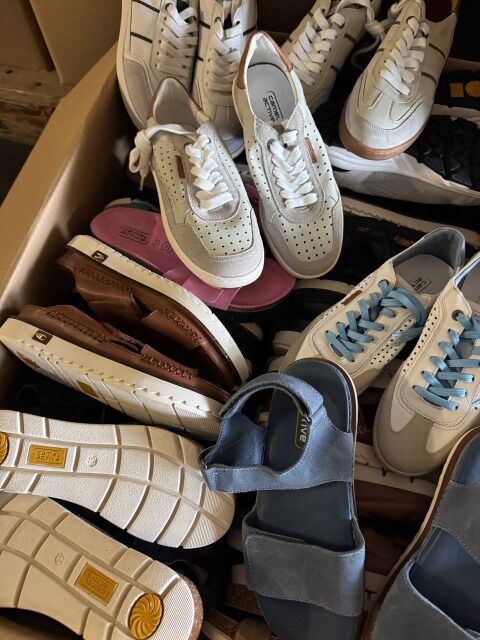 11,50€ Camel Active Damen Mix Schuhe, Lot 306 mit 46 Stk, Kategorie A, neue Ledermodelle Größe 37, Lagerware aus Deutschland