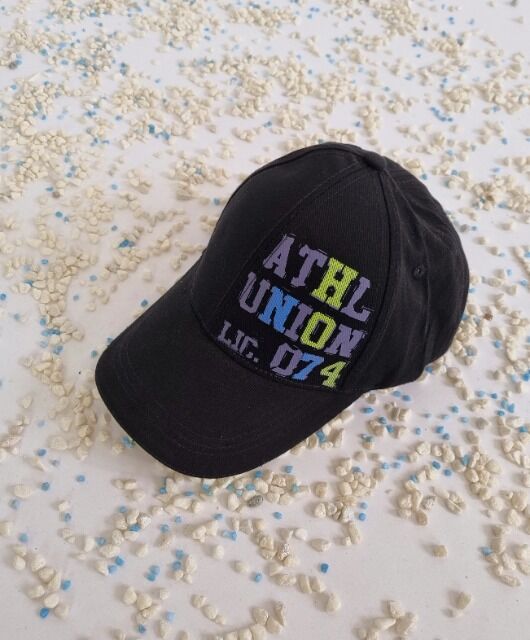 Kinder Caps / Baseballkappen