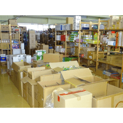 Lagerauflösung Deko- und Bürobedarf gegen Gebot