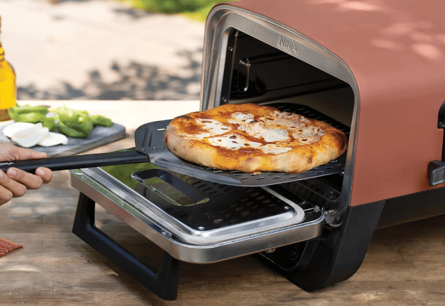 NINJA OO101EU Outdoor Elektro-Ofen mit Smoker – Neuware