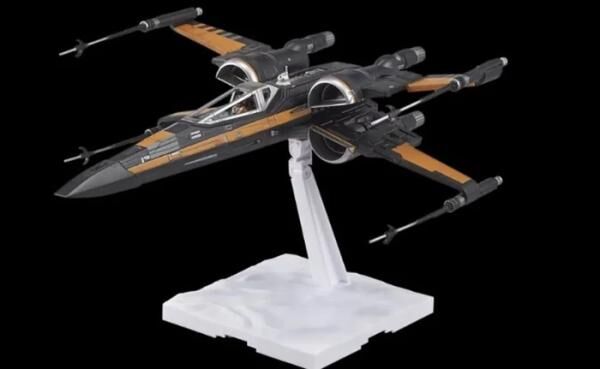 BANDAI Poe's X-Wing Fighter Bandai Modellbausatz zum Zusammenstecken Star Wars 1:72