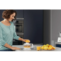 BRAUN CJ3000 elektrische Zitruspresse in Weiß mit 20W Leistung für die einfache Zubereitung frischer Säfte. Kompaktes Design, spülmaschineng