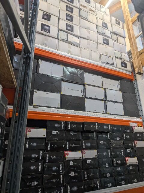 Brilliant Lampen Restposten Paletten UNBENUTZTE WARE Schreibtisch und Stehlampen UVP 10000€