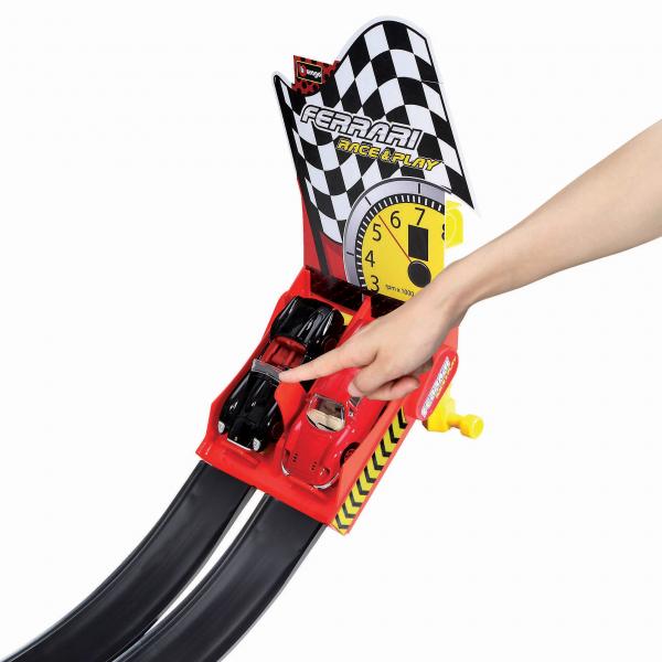 Bburago 18-31216 - Ferrari Race & Play: Dual Loop inkl. 2 Fahrzeugen und Tragebox, 1:43 - Modellauto