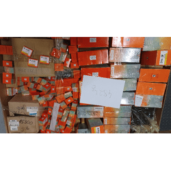 28 Paletten einer bekannten Baumarktkette