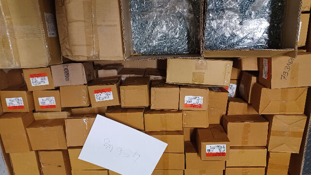 28 Paletten einer bekannten Baumarktkette