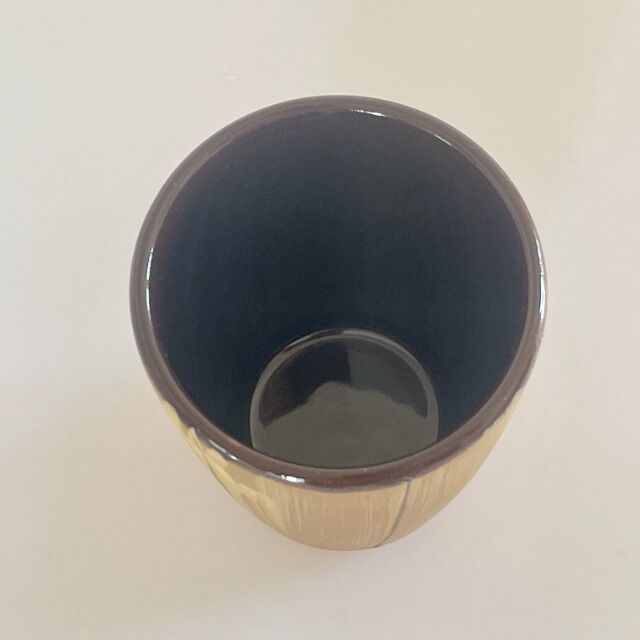 Keramik-Tassen und Becher – ca. 700 Stück gesamt – Gastro matt braun – 1B-Ware