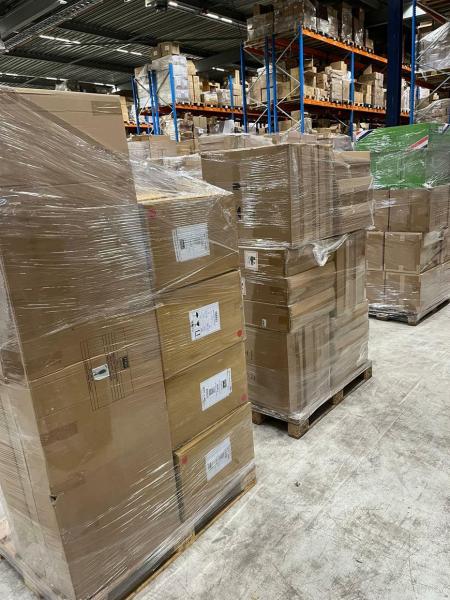 Räumung voller LKW 33 Paletten