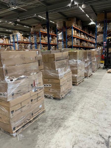 Räumung voller LKW 33 Paletten