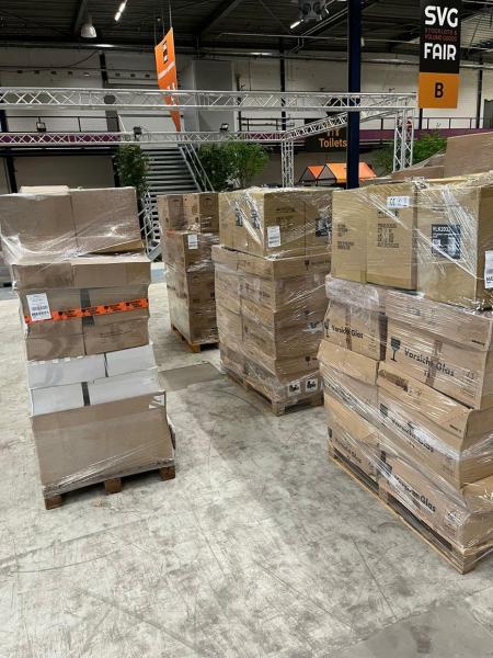 Räumung voller LKW 33 Paletten