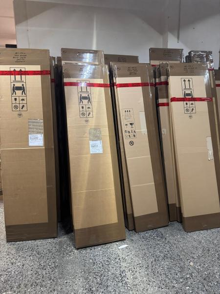 Posten 8 Lademeter diverse Holzmöbel B-Ware Restposten Paketware zu verkaufen