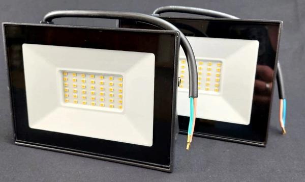 LED Fluter Außenstrahler 2er Set Scheinwerfer Außenleuchte 30W 3000K kaltweiß