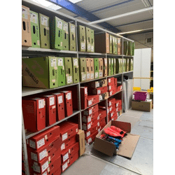 Sportbekleidung & Wintersport Restposten – 1.255 Teile + 187 Skischuhe – hoher VK über 130.000 € – Export / Händlerware