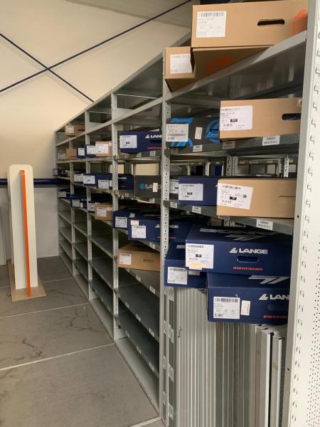 Sportbekleidung & Wintersport Restposten – 1.255 Teile + 187 Skischuhe – hoher VK über 130.000 € – Export / Händlerware