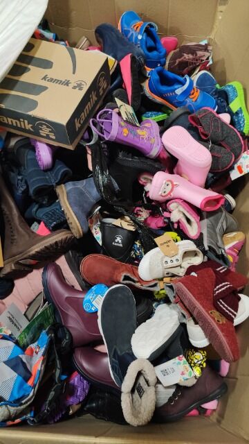 Großhandelsposten Hochwertige Kindermarkenkleidung A-Ware mit Etikett