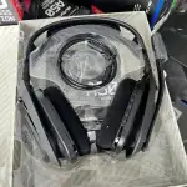 Logitech Kopfhörer A50 Gen 4 Alle Paletten, neu, unvollständig. 115 Stück