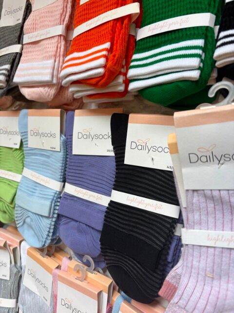 250 Paar Markensocken – Damen – F/S Kollektion – gemischter Premium Posten – nur 499 €