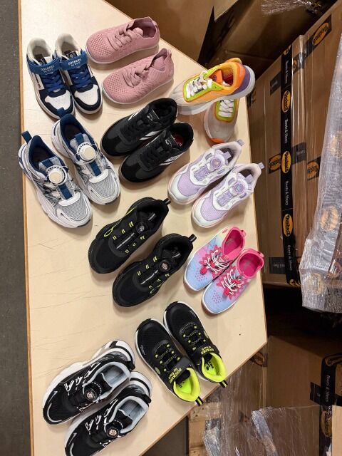 7,50 € Dockers Kinderschuhe Mix, Kategorie A Muster, neue aktuelle Modelle, vollständiger Größenlauf, Fotos entsprechen der Realität
