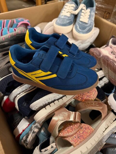 7,50 € Dockers Kinderschuhe Mix, Kategorie A Muster, neue aktuelle Modelle, vollständiger Größenlauf, Fotos entsprechen der Realität