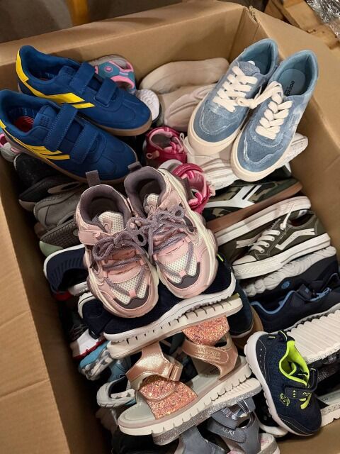 7,50 € Dockers Kinderschuhe Mix, Kategorie A Muster, neue aktuelle Modelle, vollständiger Größenlauf, Fotos entsprechen der Realität