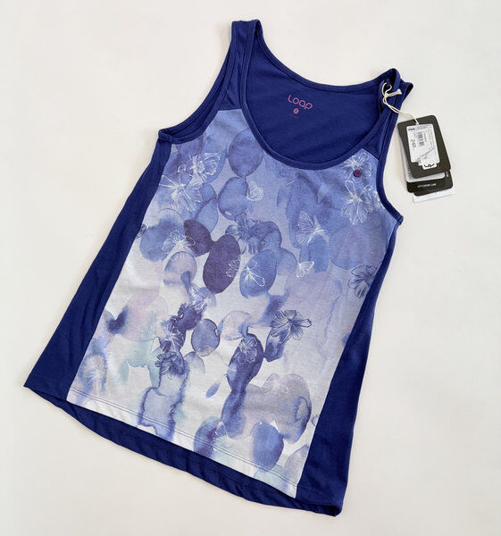 Mix aus Damen-T-Shirts + Blusen