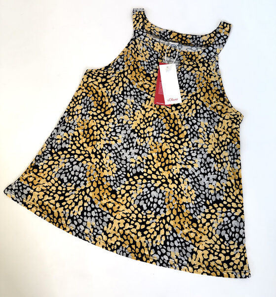Mix aus Damen-T-Shirts + Blusen