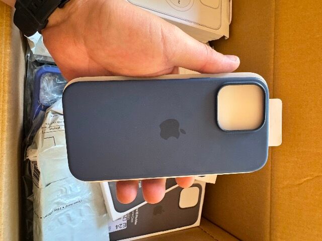 Apple iPhone 16 Pro Max Cases | 46 Stück | Silicone & Clear MagSafe | Ungeprüfte Retouren | B2B