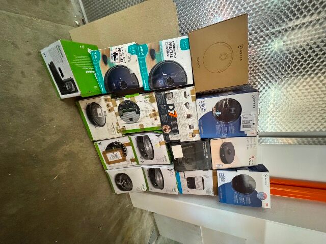 Saugroboter Konvolut 16 Stück | Markenware | Ungeprüfte Retouren | u.a. iRobot Roomba j7+ & Roborock S7 MaxV | B2B