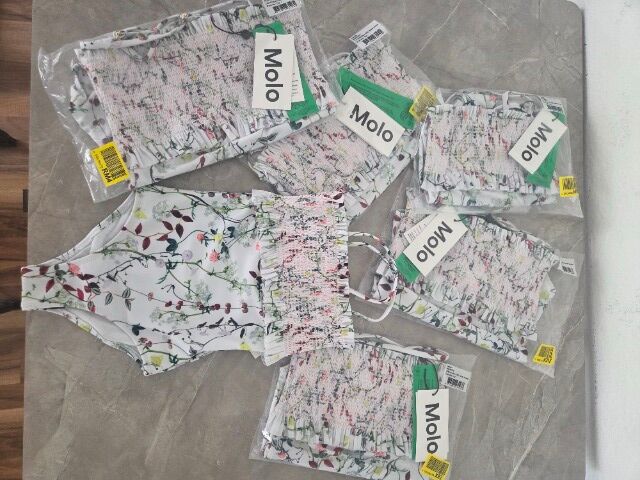 300x Damen- & Kinder-Bademode | Flip-Flops | Caps | Sommerhüte