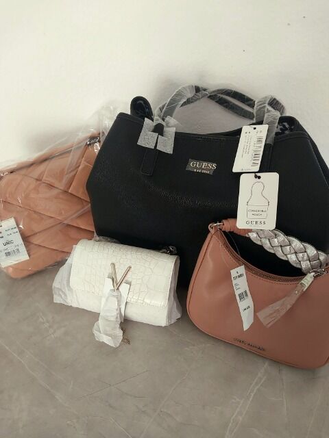Markenbekleidung Mix 460 Stk. – Levi's, Adidas, Nike, Puma, Plein sport , DKNY, Jack & Jones, Lacoste u.v.m. – Neu