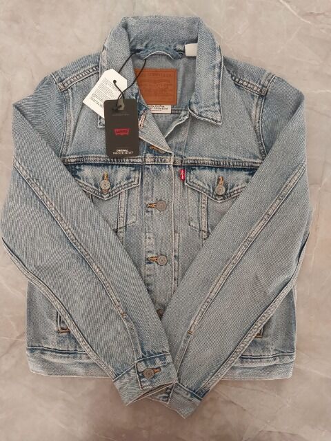 Markenbekleidung Mix 460 Stk. – Levi's, Adidas, Nike, Puma, Plein sport , DKNY, Jack & Jones, Lacoste u.v.m. – Neu