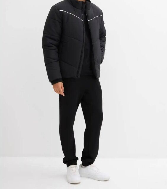 Ab 9,20 €/Stk. Stock Herrenjacken mit Kapuze, Kategorie A, Herbst/Winter/Frühling, Größen 44, 48, 52, Lager Deutschland
