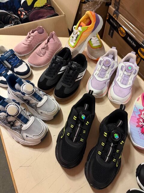 7,50 €/Paar DOCKERS Schuhmix Kinder, Kat. A/Muster, neue aktuelle Modelle, kompletter Größenlauf, Lager Deutschland