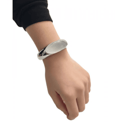Calvin Klein Damen Armband mit oval geformtem Stein Edelstahl-Armband Arm-Schmuck Armreif KJ3QWD0201 Silber