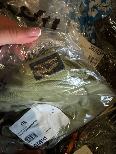 500 € | Mix aus Marken-T-Shirts & Longsleeves, Lot Nr. 687, 100 Stück, Kundenrückläufer Kat. A/B/C, Herren & Damen