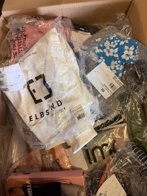 500 € | Mix aus Marken-T-Shirts & Longsleeves, Lot Nr. 687, 100 Stück, Kundenrückläufer Kat. A/B/C, Herren & Damen