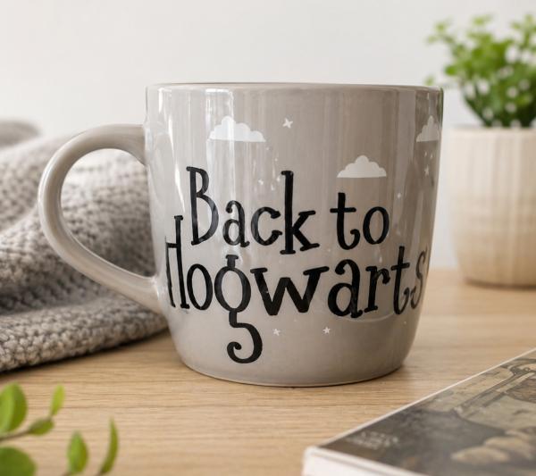 Harry Potter Tasse &bdquo;Hogwarts Express&ldquo; 300 ml Porzellan Becher Rosa mit Herzhenkel Grau