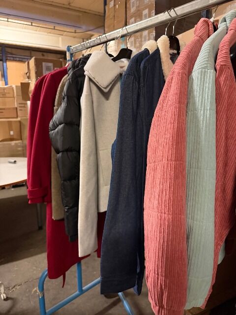 550 € Mix Damenbekleidung Stock, Lot Nr. 10, 100 Stk., Kategorie A, neue Ware, s.Oliver, LASCANA, Buffalo, Herbst/Winter