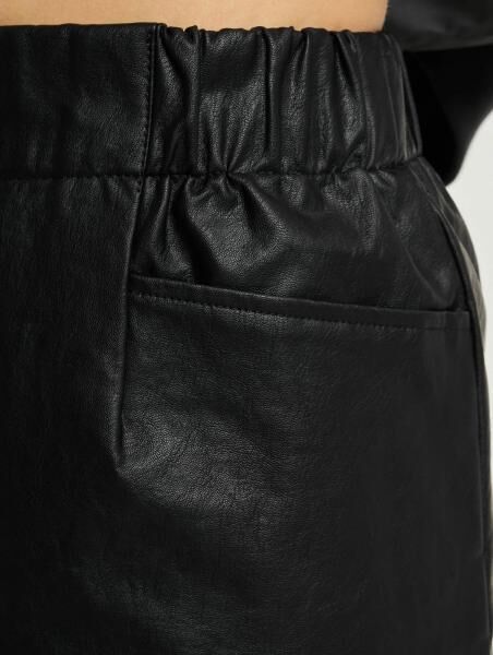 NA-KD Kurzer PU-Rock schwarz