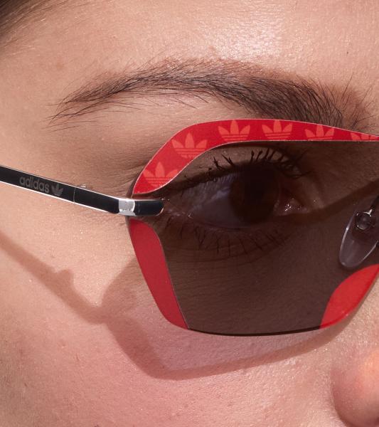 adidas Sonnen-Brille Damen mit roten Gl&auml;sern und roten B&uuml;geln UVA & UVB Schutz Freizeit-Brille OR0015 0068U Rot