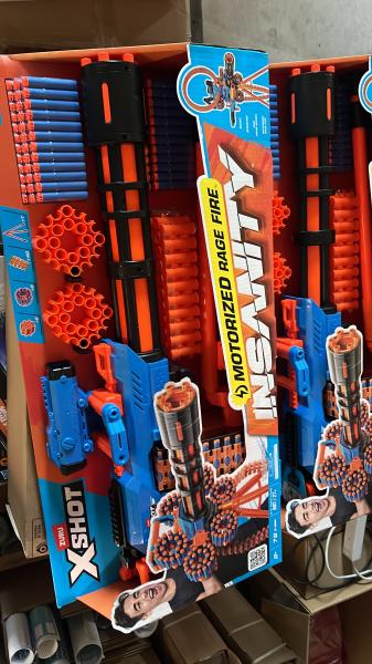4 Spielzeugpaletten – hochwertige (teils neuwertig) Händlerware