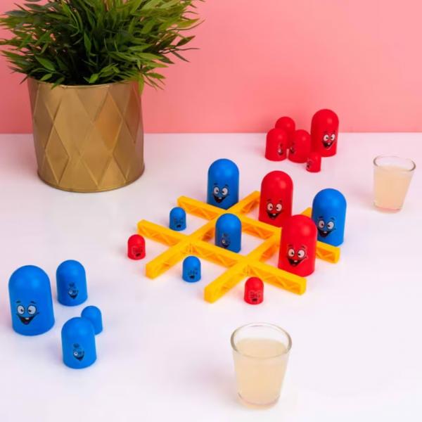 „Out of the Blue“ – Tic-Tac-Toe-Trinkspiel mit Gläsern, 24-teilig