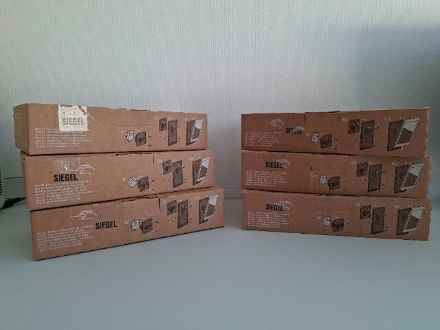 6 Gira G1 PoE glass/black (206905) – New, clearance stock, B2B only